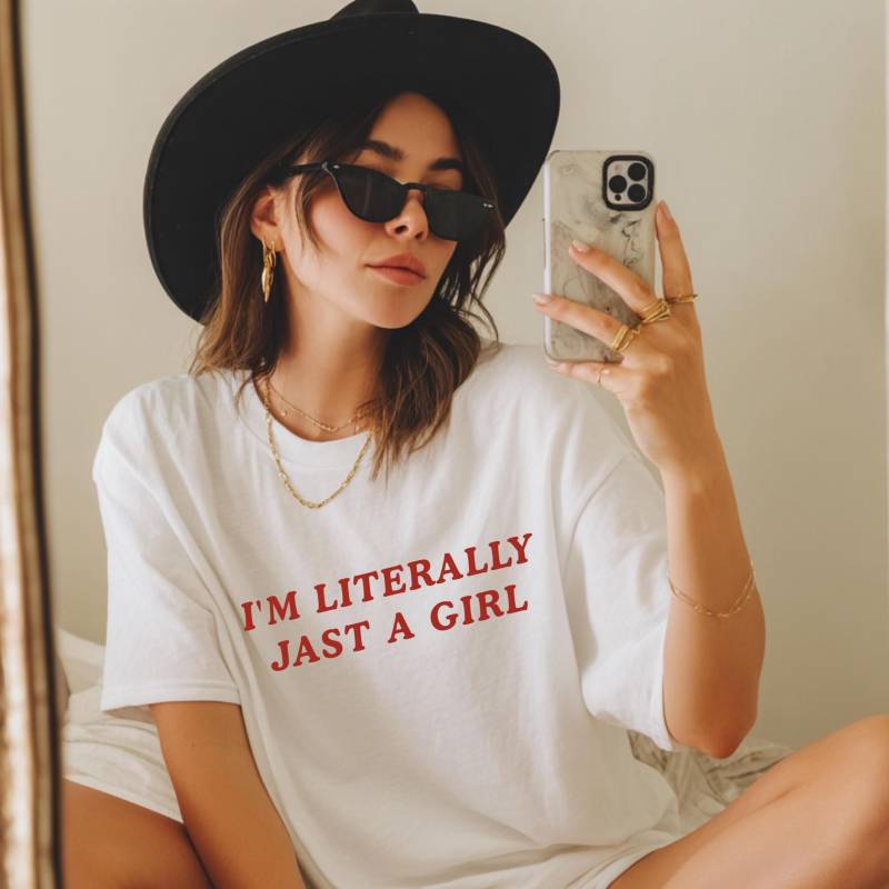 Ich Bin Nur Ein Mädchen T-Shirt Y2K Tiktok Meme Top von JoyfulVibesEmporium