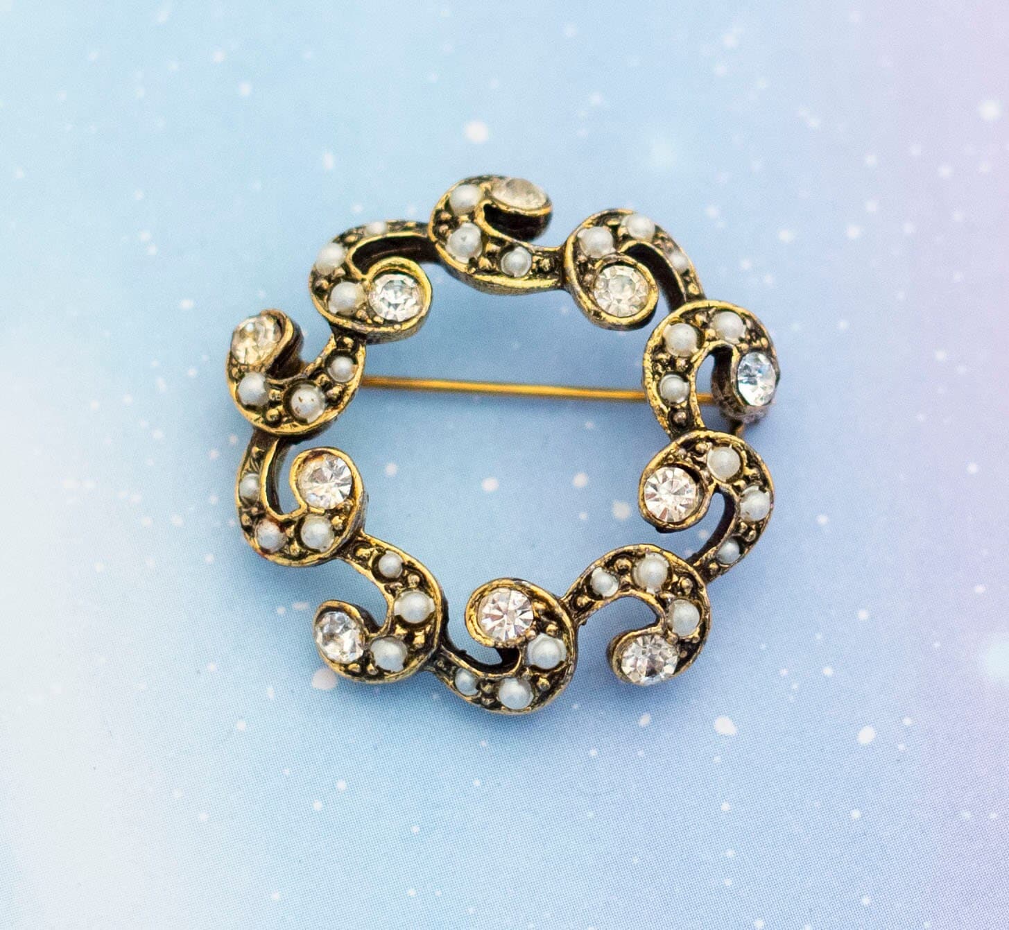 Vintage Gold Ton Swirl Gems Und Kunstperlen Brosche| J14 von JoyfulVintageStore