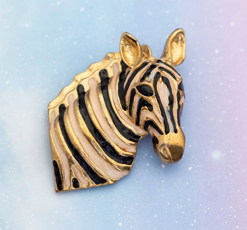 Vintage Safari Zebra Brosche | Goldfarbene J21 von JoyfulVintageStore
