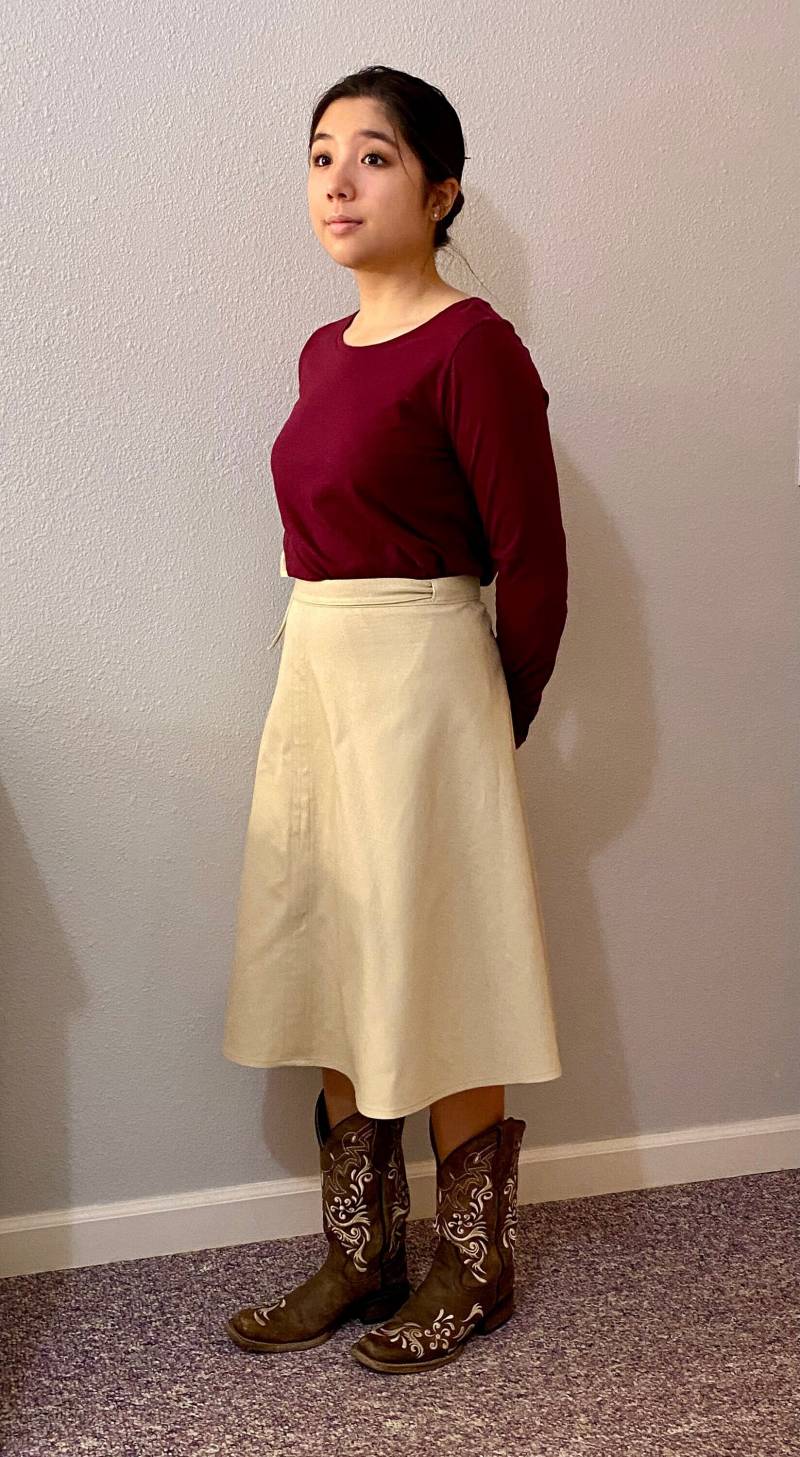 Damen Bescheiden Unter Dem Knie Khaki Twill A-Linie Wickelrock Größe Klein von JoyfullySewnDesigns