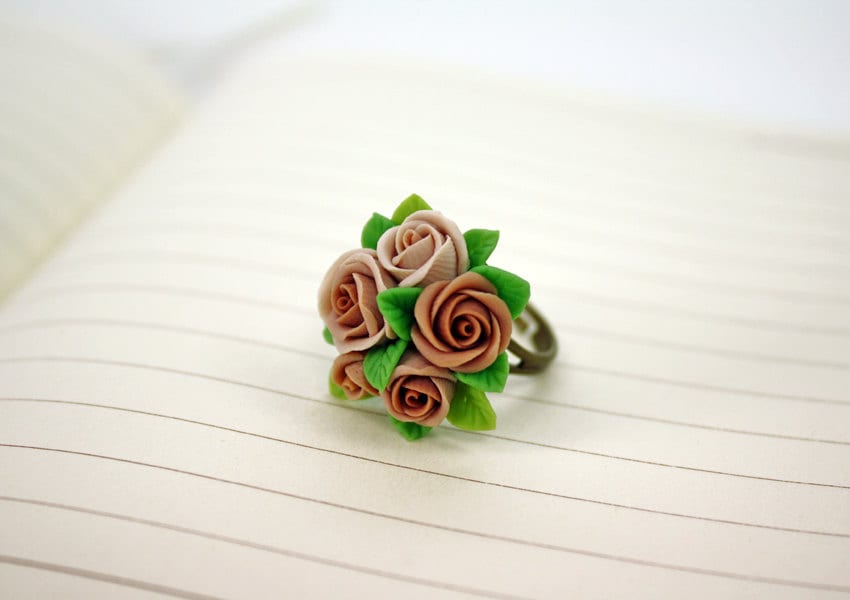 Beige Rose Verstellbarer Ring, Blumen Vintage Schmuck, Bronze, Rose, Braun Beige Rose Verstellbarer Ring, Blumen Vintage Schmuck, Bronze, Rose, Braun von Joyloveclay