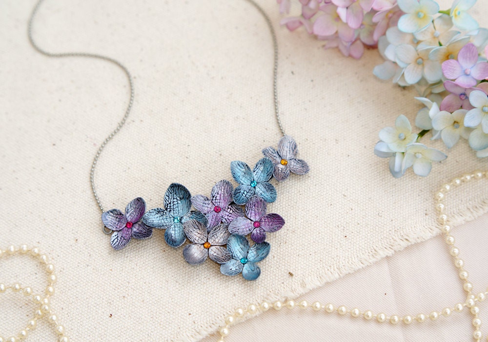 Gold Hortensie Halskette, Handgemachte Halskette Gold Hortensie Halskette, Handgemachte Halskette von Joyloveclay