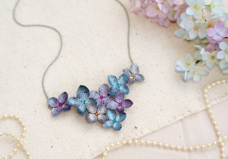 Gold Hortensie Halskette, Handgemachte Halskette Gold Hortensie Halskette, Handgemachte Halskette von Joyloveclay