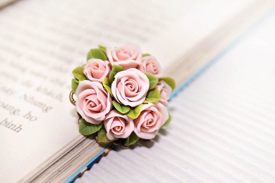 Handgemachte Rose Brosche, Rose, Antike Schmuck, Polymer Clay Blume, Handgemachter Anhänger Handgemachte Rose Brosche, Rose, Antike Schmuck, Polymer Clay Blume, Handgemachter Anhänger von Joyloveclay