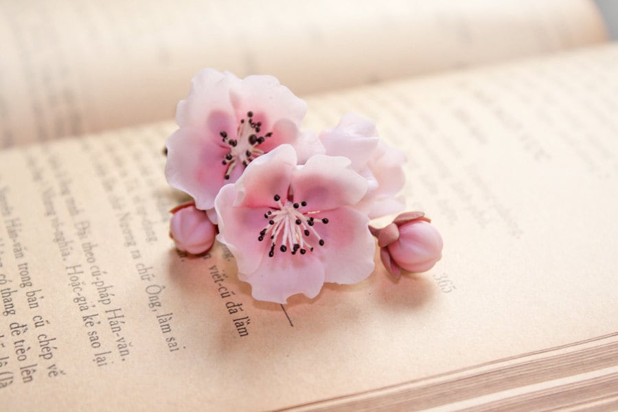 Kirschblüten Brosche , Sakura Aus Polymer Clay Kirschblüten Brosche , Sakura Aus Polymer Clay von Joyloveclay