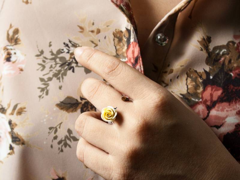 Polymer Clay Rosa Rose Ring, Blumen Winzigen Weichen Ring Gemacht, Cocktailring Polymer Clay Rosa Rose Ring, Blumen Winzigen Weichen Ring Gemacht, Cocktailring von Joyloveclay