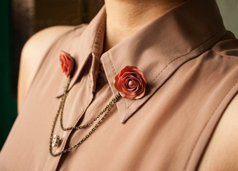 Rose Kragenspitzen, Kragenbrosche, Handgemachte Rose Rose Kragenspitzen, Kragenbrosche, Handgemachte Rose von Joyloveclay