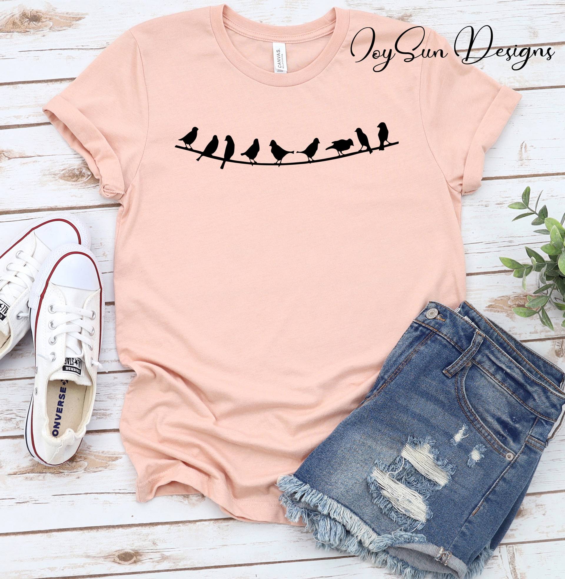 Vogel Shirt, Auf Draht, Süßes Vögel Damen Vogel-Liebhaber-Geschenk, Vogel-Geburtstagsgeschenk, Muttertags-Geschenkidee, Vogel-T-Shirt von JoysunDesigns