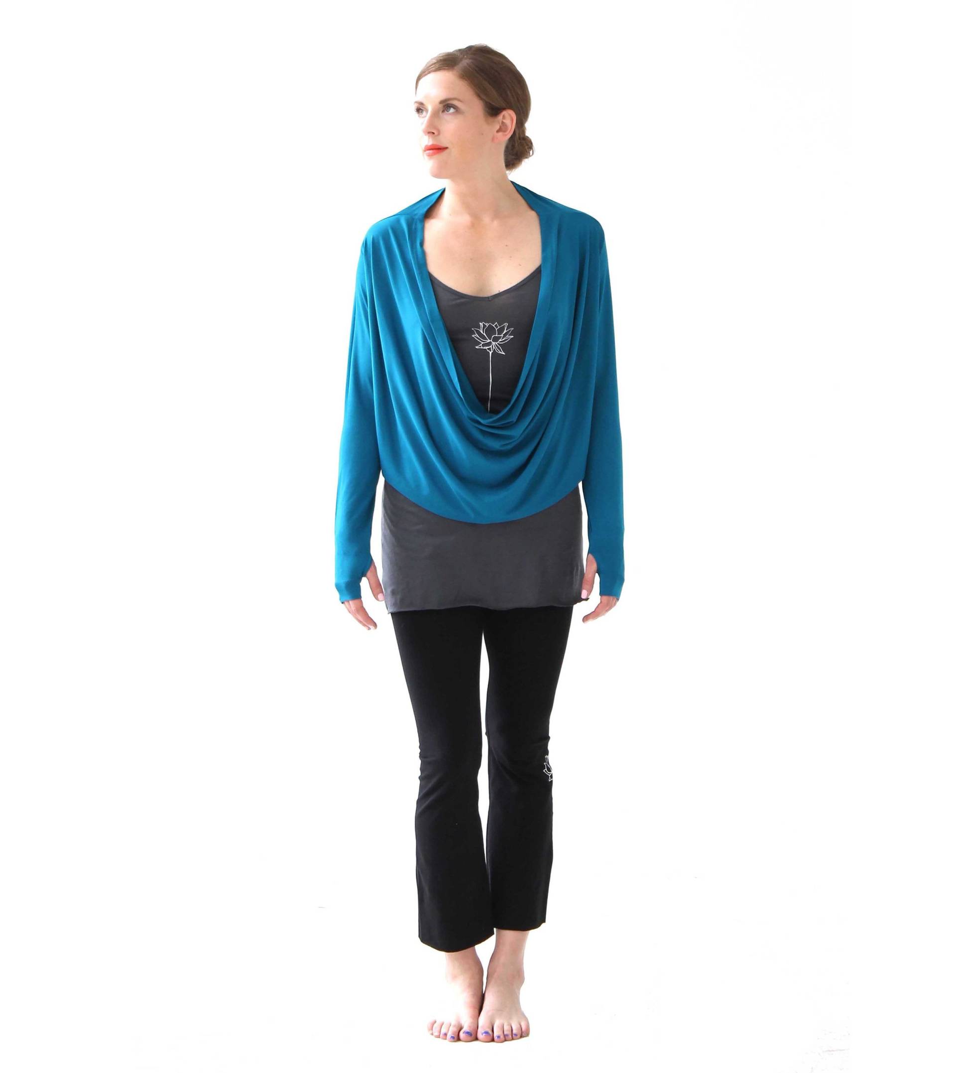 Blauer Bolero Shrug Mit Infinity Schal Angebracht. Lange Ärmel Daumenlöchern Blauer Bolero Shrug Mit Infinity Schal Angebracht. Lange Ärmel Daumenlöchern von Jqlovesu