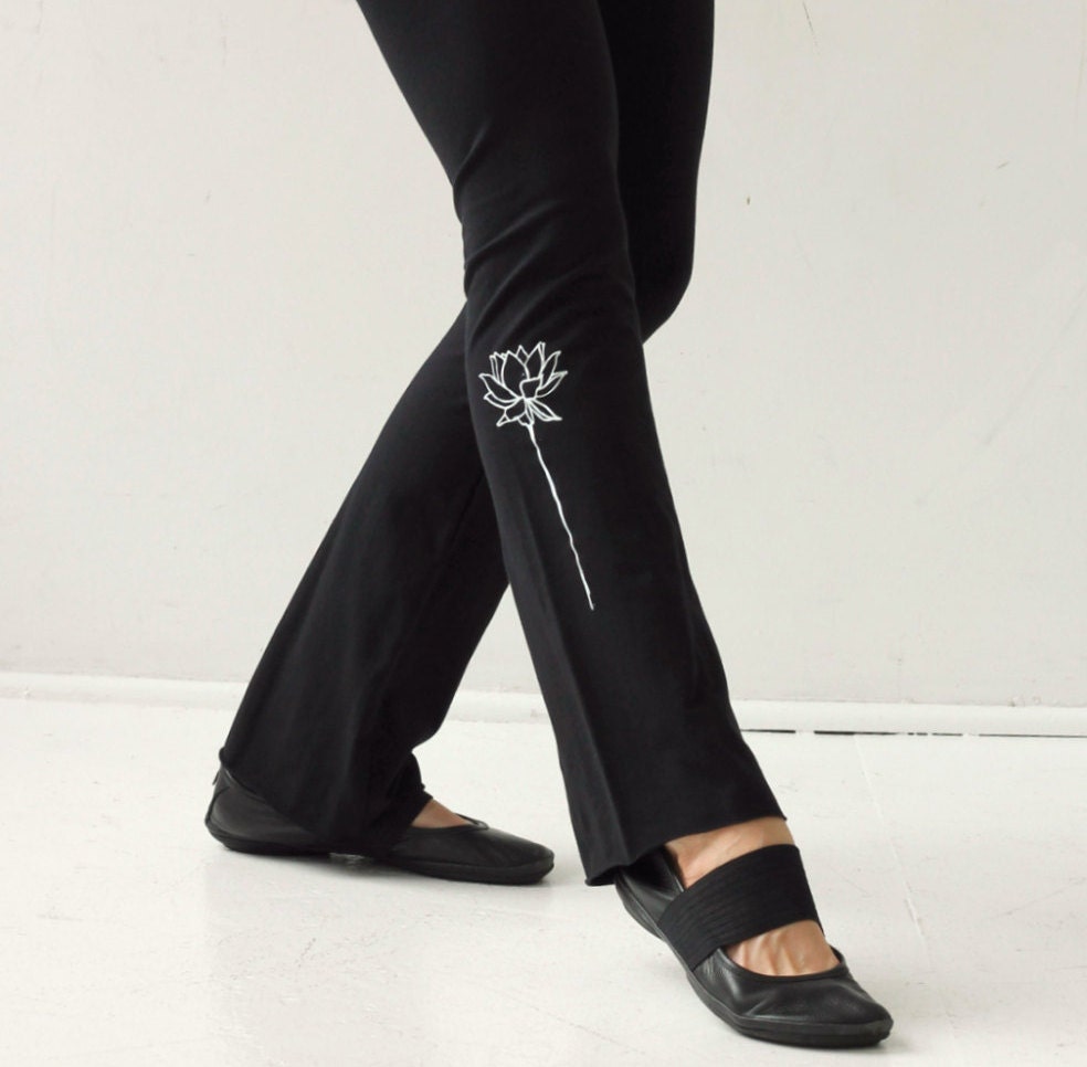 Schwarze Lotusblüten Leggings, Baumwoll Yoga Hose, Bedruckte Leggings Schwarze Lotusblüten Leggings, Baumwoll Yoga Hose, Bedruckte Leggings von Jqlovesu