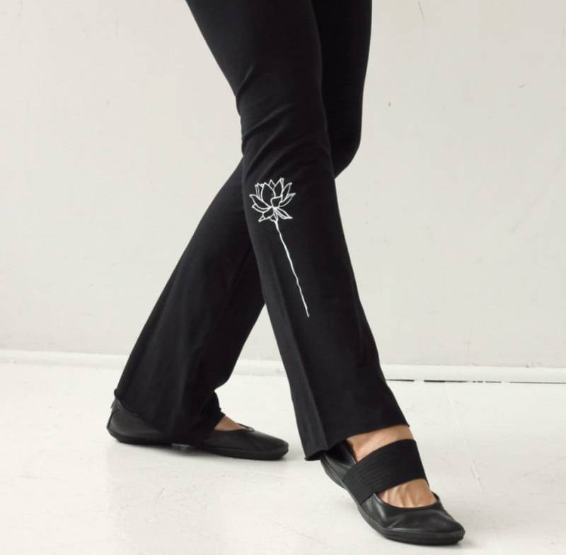 Schwarze Lotusblüten Leggings, Baumwoll Yoga Hose, Bedruckte Leggings Schwarze Lotusblüten Leggings, Baumwoll Yoga Hose, Bedruckte Leggings von Jqlovesu
