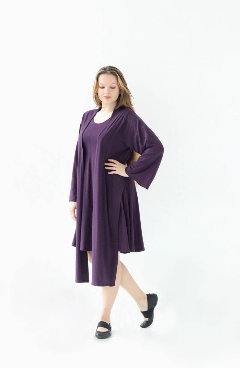 Wickelschal Shrug in Lila Mit Weiten Ärmeln. Plus Größen Verfügbar Wickelschal Shrug in Lila Mit Weiten Ärmeln. Plus Größen Verfügbar von Jqlovesu