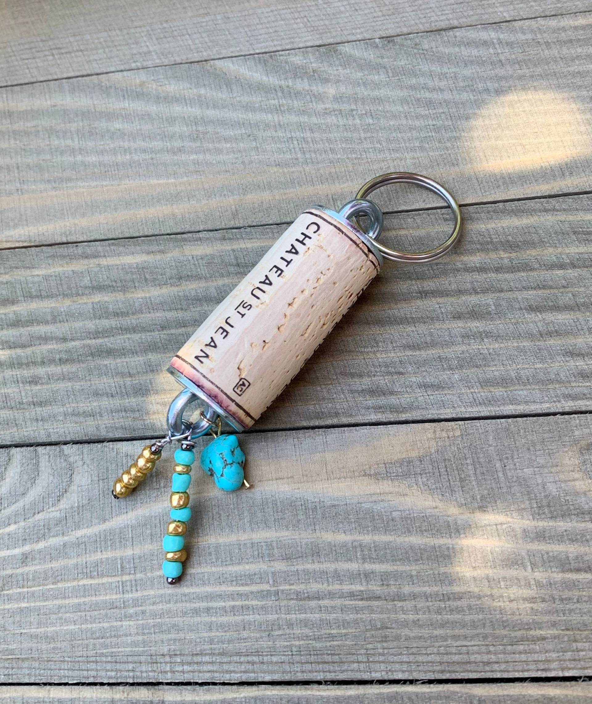 Kork-Schlüsselanhänger Mit Türkis - Und Goldperlenakzenten von JsColorfulCreations