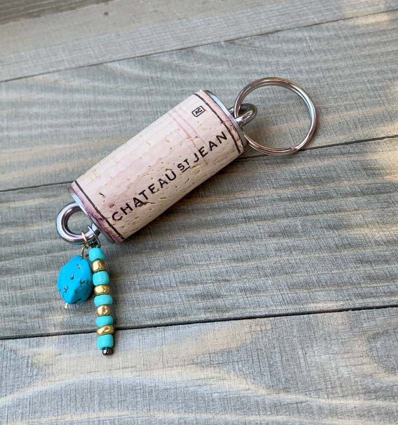 Kork-Schlüsselanhänger Mit Türkis - Und Goldperlenakzenten von JsColorfulCreations
