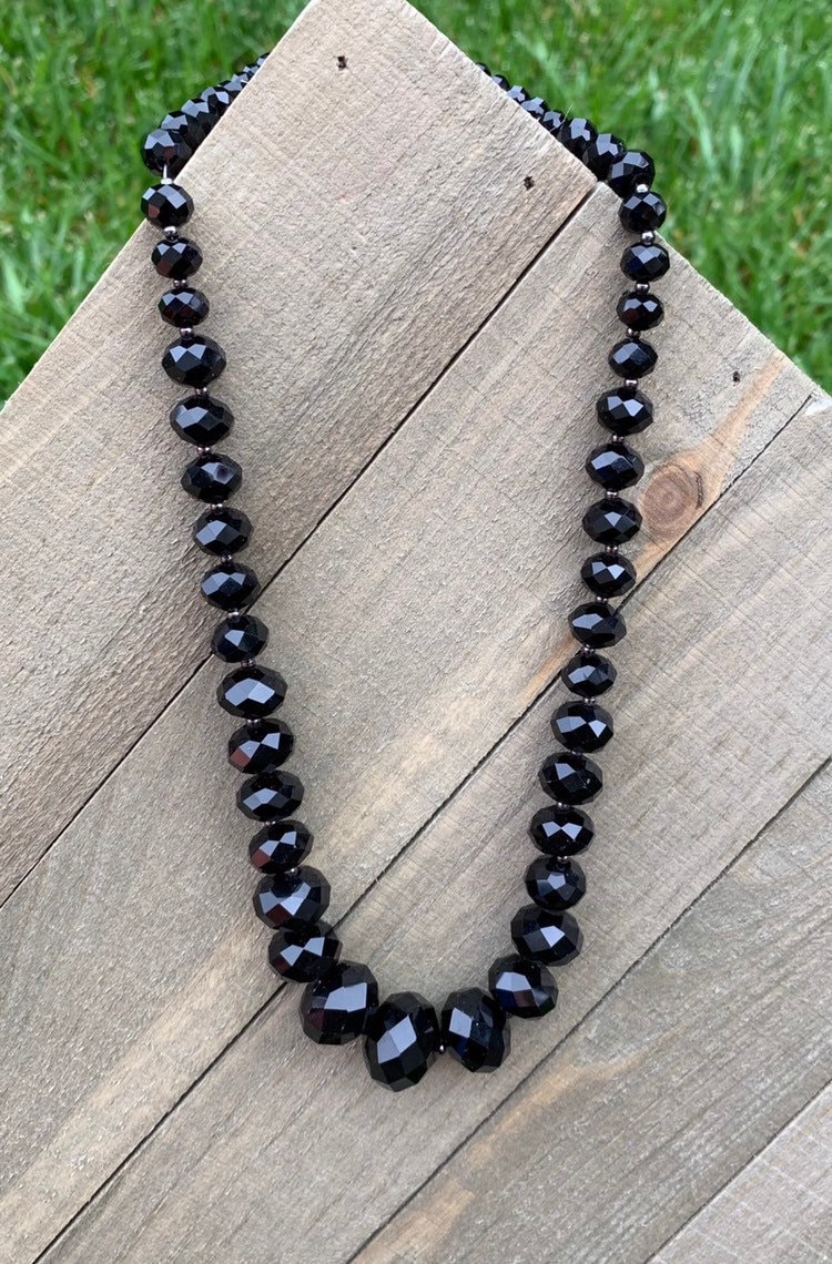 Schwarze Kristallperlen Statement Halskette - Stufenweise Größen Der Perlen, Sterling Silber Verschluss, Chunky Spaß Oder Eleganter Stil von JsColorfulCreations