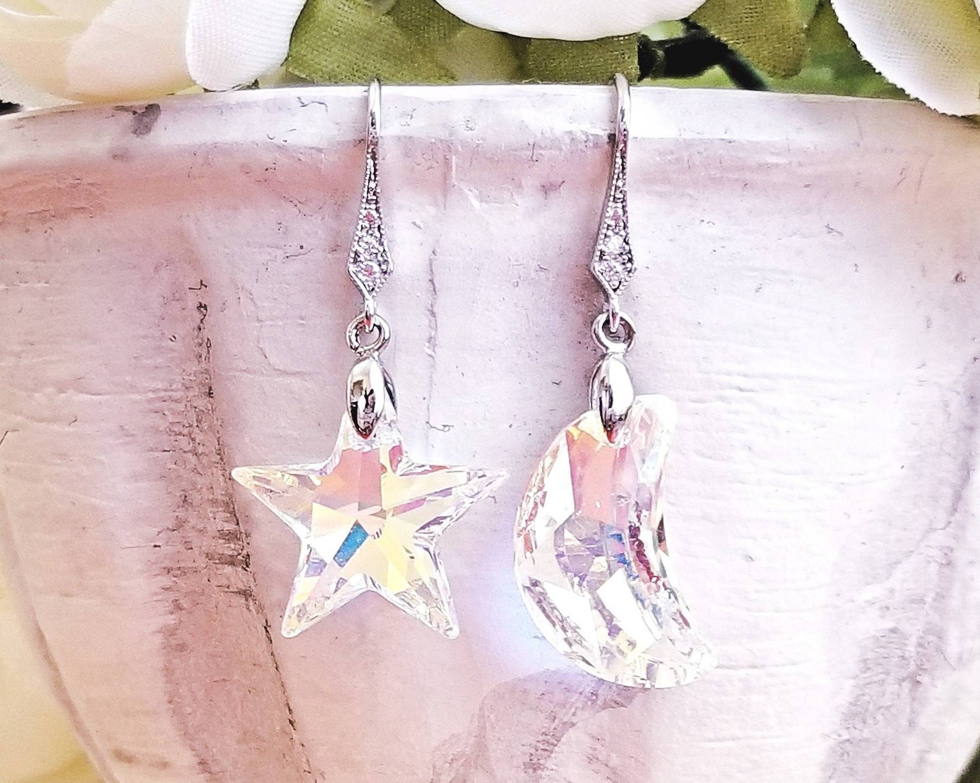 Klare Aurora Borealis Stern Mond Kristall Silber Ohrhänger Ohrringe~ Crystallized™ - Swarovski Elements~Celestial~Uneven~Planet~Crescent~ von JsVibrantCreations
