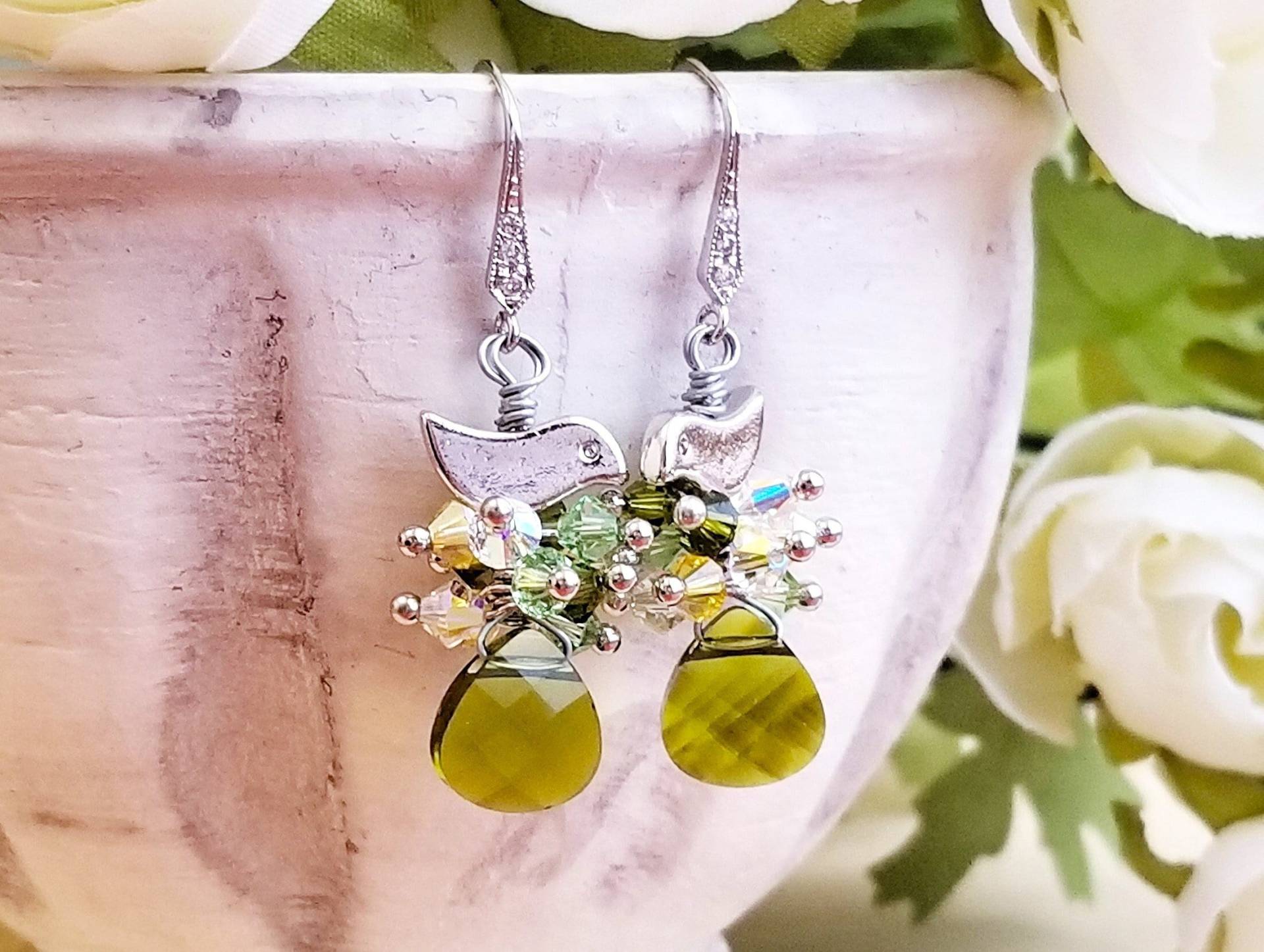 Grüne Olivin Flach Briolettes Kristall Vogelnest Cluster Silber Ohrringe ~ Swarovski Elements Hochzeit Bräute Brautjungfer Abschlussball Natur Grüne Olivin Flach Briolettes Kristall Vogelnest Cluster Silber Ohrringe ~ Swarovski Elements Hochzeit Bräute Brautjungfer Abschlussball Natur von JsVibrantCreations