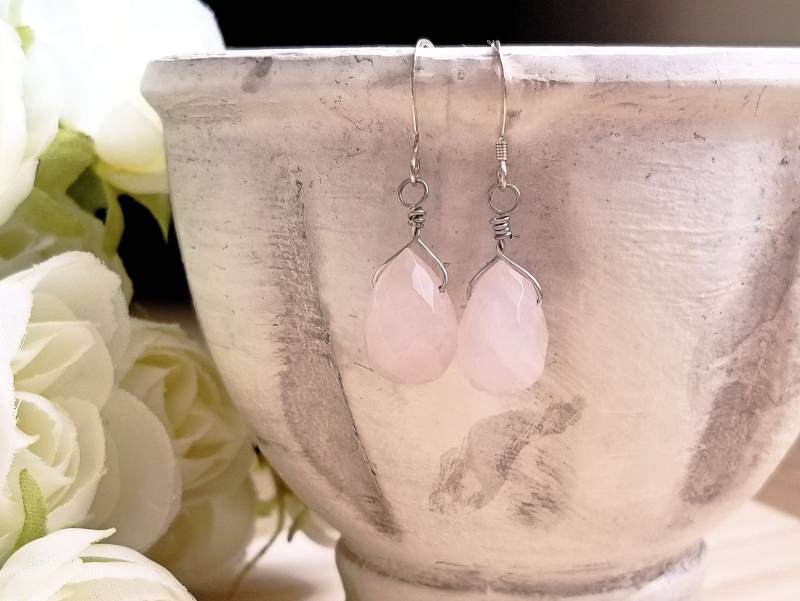 Rosa Rosenquarz Facettierte Brioletten Sterling Silber Ohrringe~Hellrosa~Hellrosa~Geschenk Für Sie~Edelstein Ohrringe Rosa Rosenquarz Facettierte Brioletten Sterling Silber Ohrringe~Hellrosa~Hellrosa~Geschenk Für Sie~Edelstein Ohrringe von JsVibrantCreations