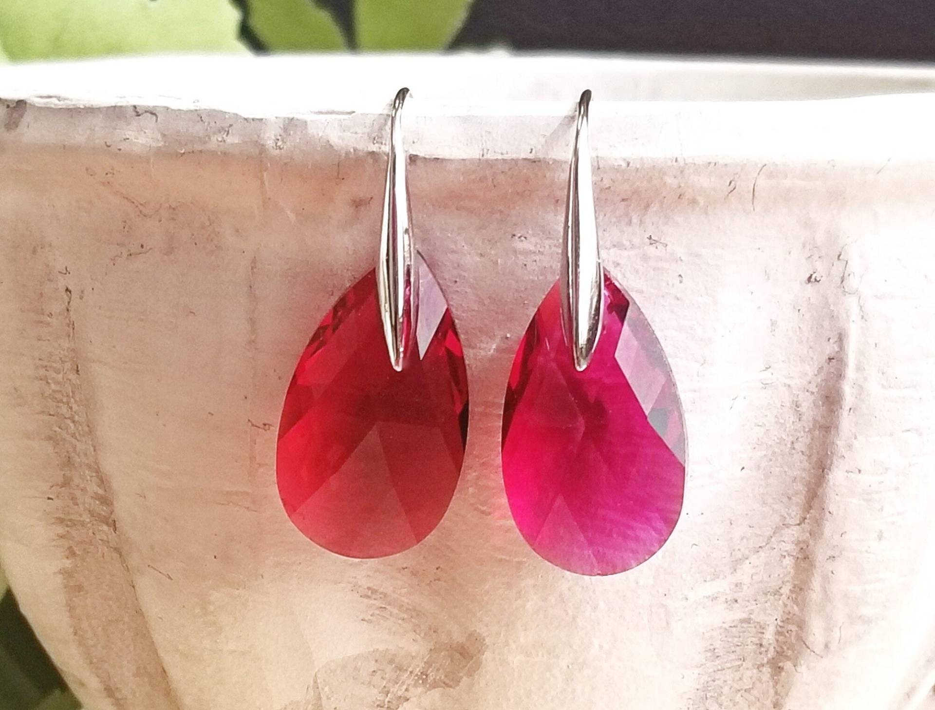 Ruby Fuchsia Pink Big Teardrop Ohrringe~Crystallized™ - Swarovski Elements~Brautohrringe~Brautjungfer~ von JsVibrantCreations