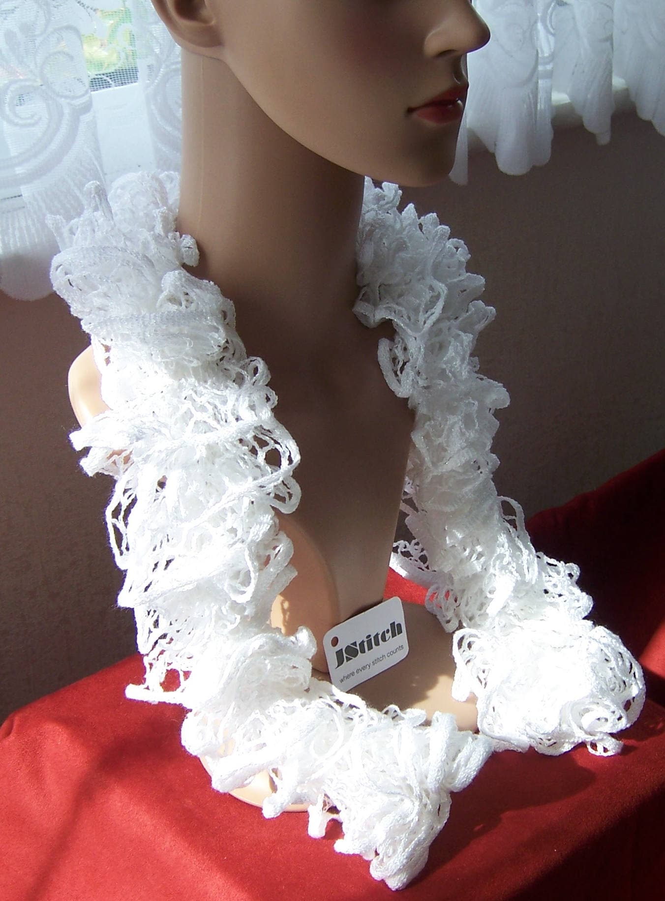 Gestrickte Schal, Weißer Damen Mode Geschenke Für Damen, Muttertagsgeschenk, Geschenk, Hand Gestrickte Glitter Schal Gestrickte Schal, Weißer Damen Mode Geschenke Für Damen, Muttertagsgeschenk, Geschenk, Hand Gestrickte Glitter Schal von Jstitchuk