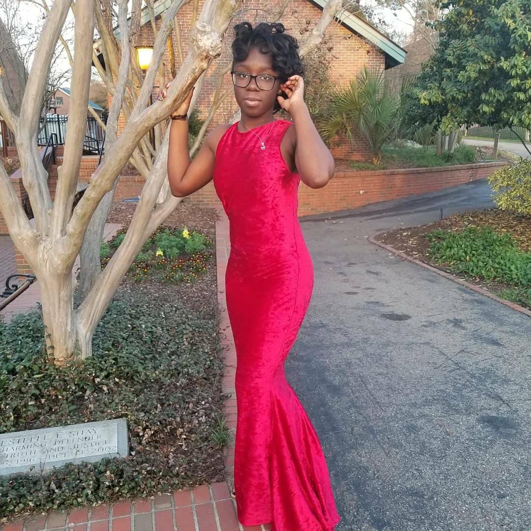 Rotes Samt Meerjungfrau Kleid Rotes Samt Meerjungfrau Kleid von JsuisDesigns