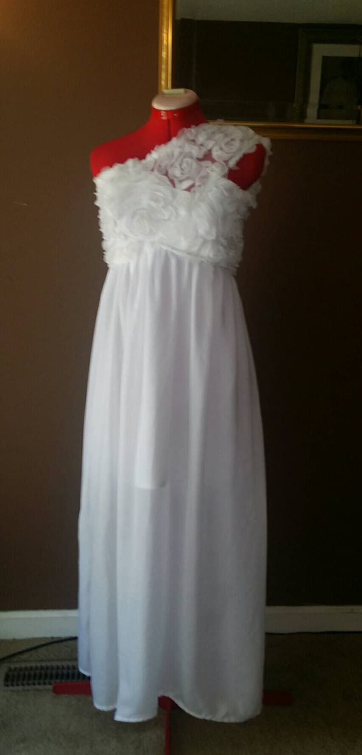 Schöne Weiße Rosette Und Chiffon Eine Schulter Göttin Verkleiden von JsuisDesigns