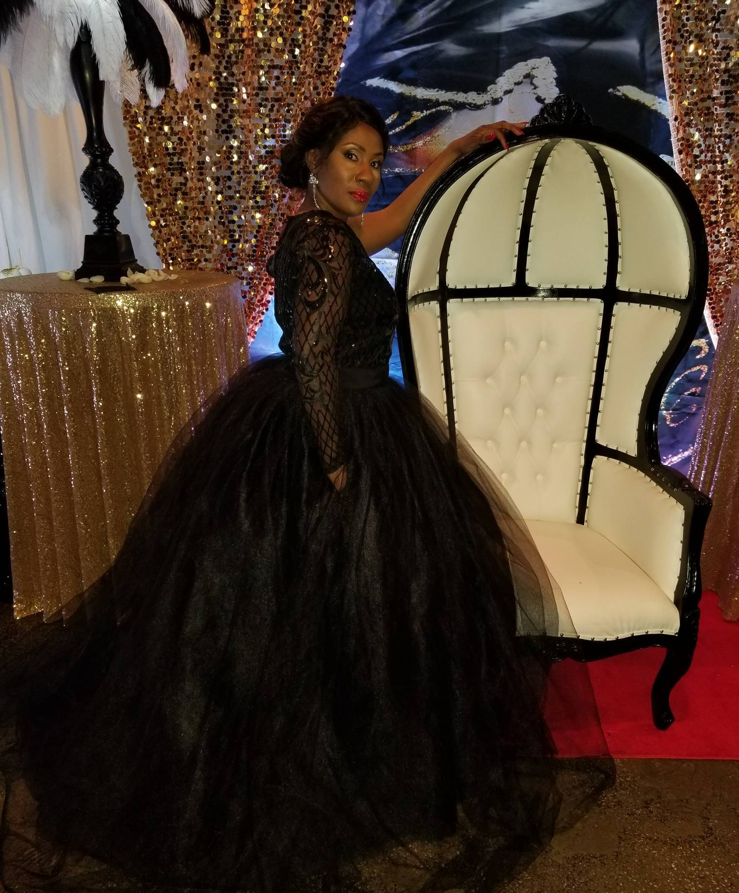 Schwarze Pailletten Spitze Und Tüll Ballkleid Schwarze Pailletten Spitze Und Tüll Ballkleid von JsuisDesigns