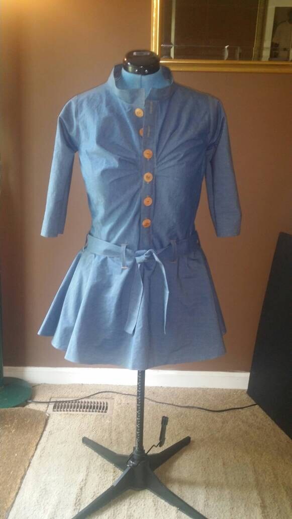 Süßes Blaues Kleid Aus Baumwolle in Jeansfarben Süßes Blaues Kleid Aus Baumwolle in Jeansfarben von JsuisDesigns