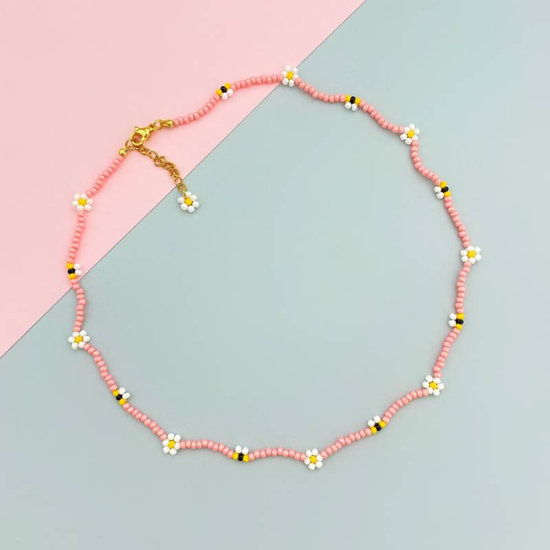 Gänseblümchen Und Biene Perlen Halskette von JuJuJewelryStudio
