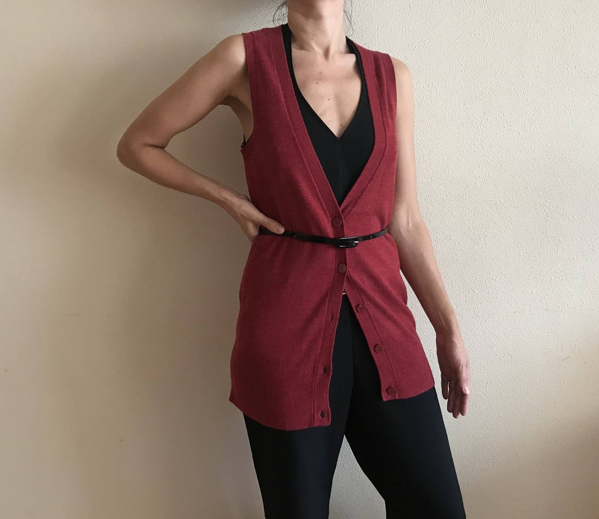 Ärmellose Strickjacke Vintage Pullover Weste Rot Strickweste Strickpullover V Ausschnitt Knopf Up Rote Jacke Kleine Größe von JuJuVintageFinds