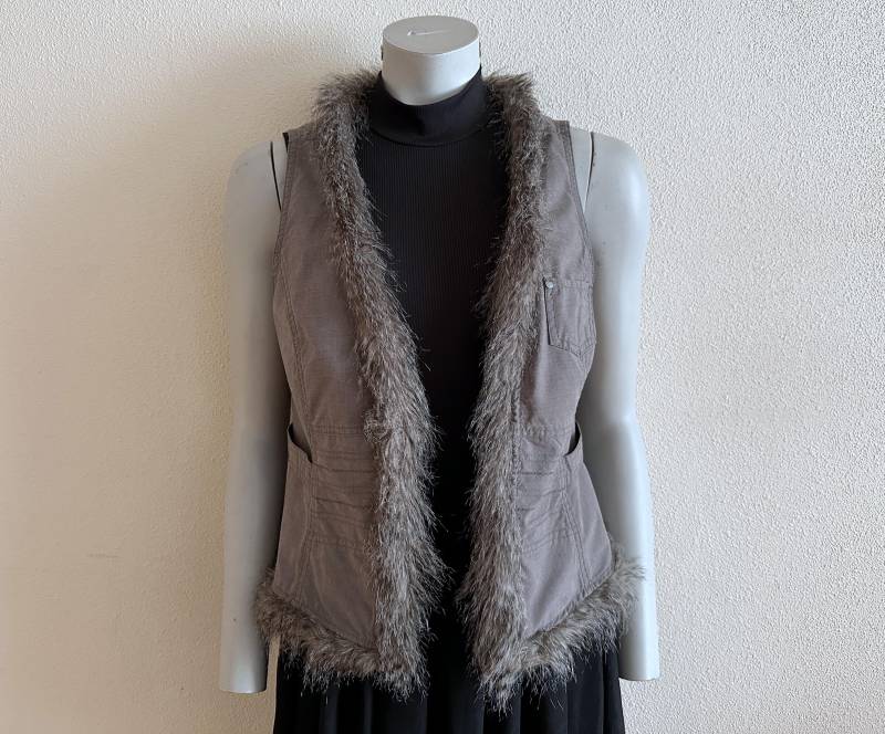 Damen Weste Braun Kunstpelzbesatz Kleine Größe von JuJuVintageFinds