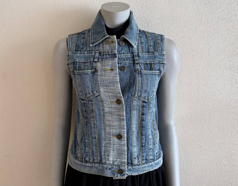 Damen Weste Jeansweste Blaue Ärmellose Jeansjacke von JuJuVintageFinds
