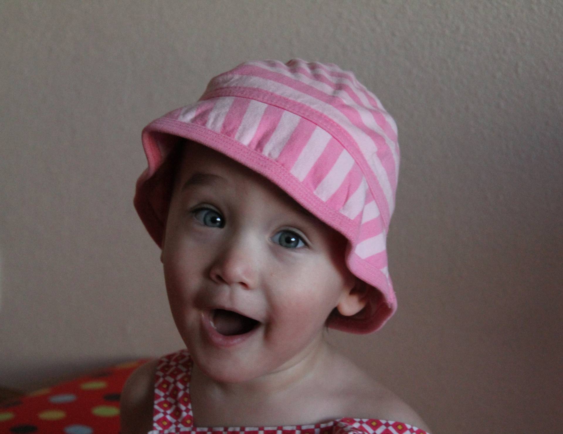 Marimekko Mütze Babymütze Rosa Gestreift Neugeborene Baby Mädchen Vintage von JuJuVintageFinds