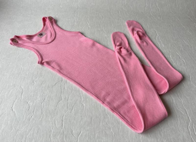 Vintage Säugling Kleidung Rosa Neugeborenen Latzhose Baby Romper Pyjamas One Piece Overalls Kinder Baumwollmischung Made in Finland von JuJuVintageFinds