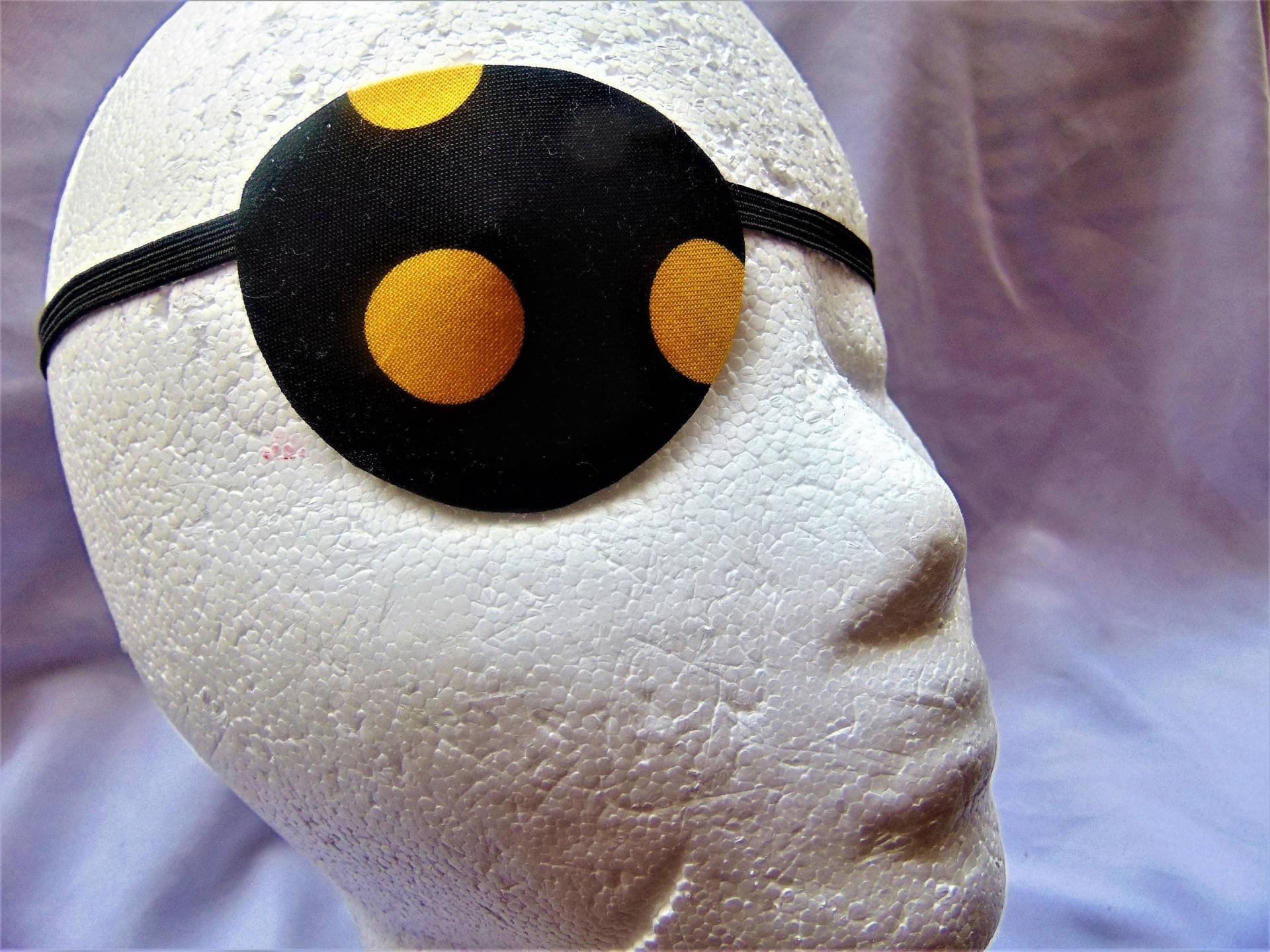 Handgefertigte Augenklappe Gelbes Gepunktetes Accessoire Aus Baumwolle von JuLLuJ