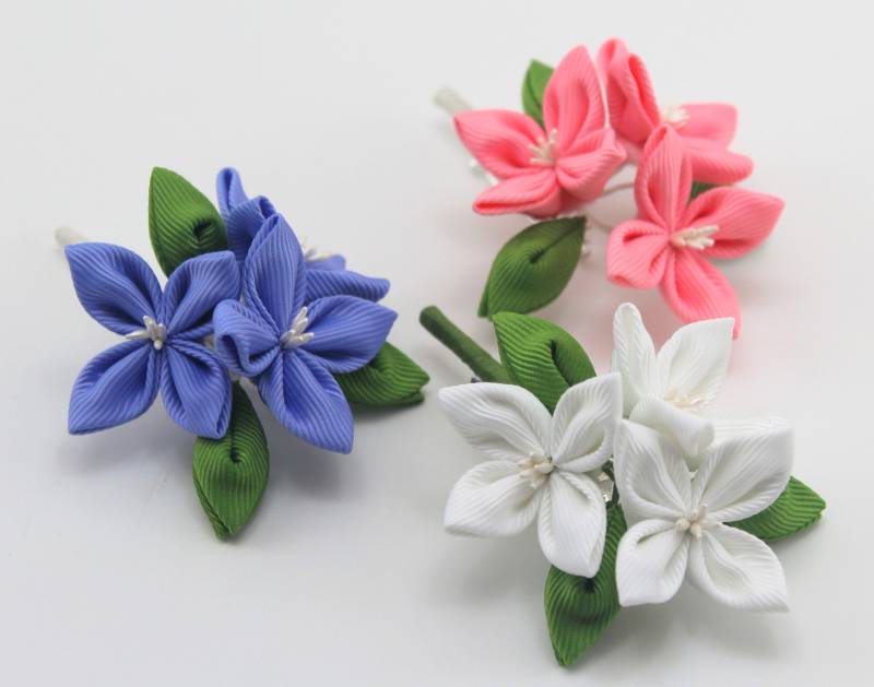 Handgemachte Kanzashi Blumen Brosche Anstecknadel Ripsband von JuLVa