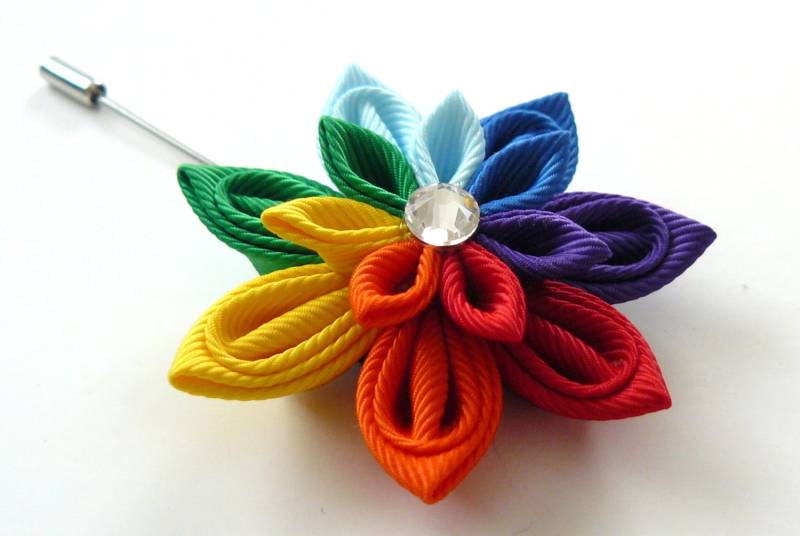 Regenbogen Kanzashi Blume Anstecknadel Lgbt Pride Boutonniere Regenbogen Kanzashi Blume Anstecknadel Lgbt Pride Boutonniere von JuLVa