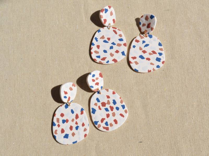 Chunky Strukturierte Ohrringe in Der Weißen Terrazzo Bold Abstrakte Statement Handmade Polymer Clay Schmuck Chunky Strukturierte Ohrringe in Der Weißen Terrazzo Bold Abstrakte Statement Handmade Polymer Clay Schmuck von JuMaHandmades