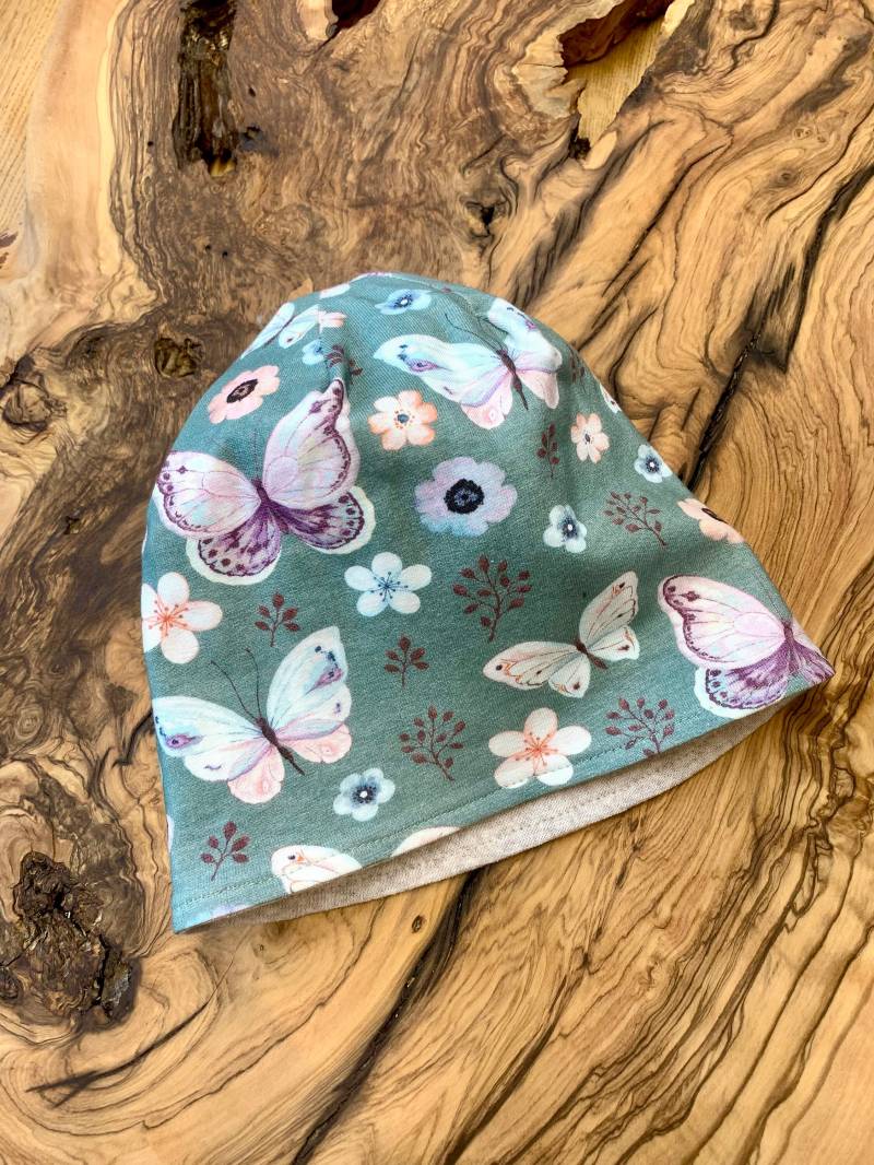 Mädchen Beanie, Frühlingsmütze Oder Winter, Übergangs Set , Baby Und Kinder Mütze, Schmetterlinge, Blumen, Verschiedene Größen von JuMaKreationen