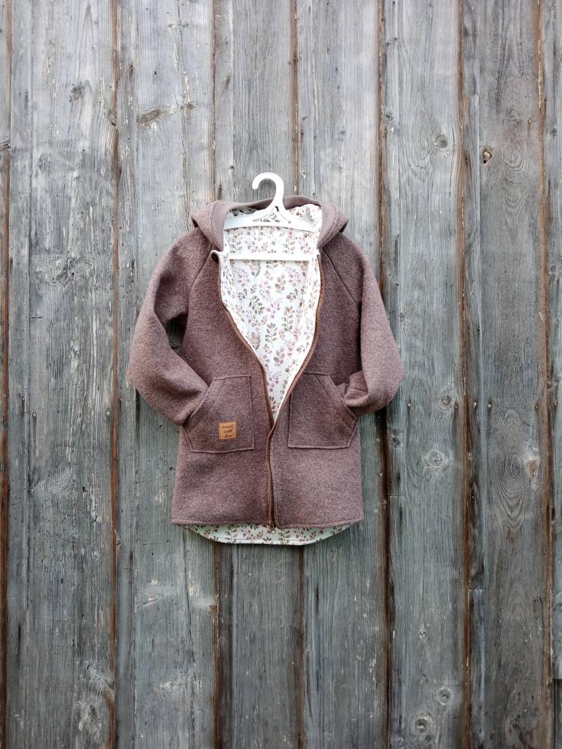 Walkmantel /Wollwalkjacke | Foto Taupe Für Kinder Ab Größe 62-68 Bis 158-164 Futter baumwollsweat Einfarbig Oder Baumwolljersey Mit Muster von JuTTanDE