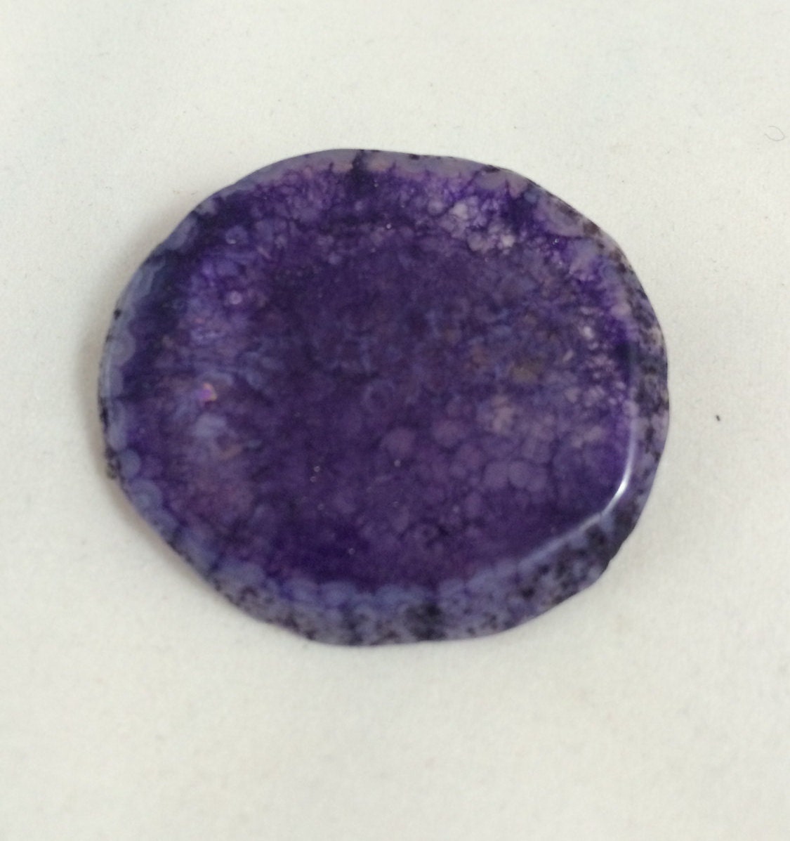 Lila Achat Brosche von JubilantGems