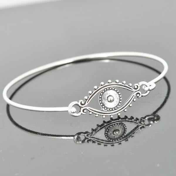 Evil Eye Armreif, Sterling Silber Armband, Stapelbar Charme, Brautjungfer Schmuck, Braut Armband von JubileJewel