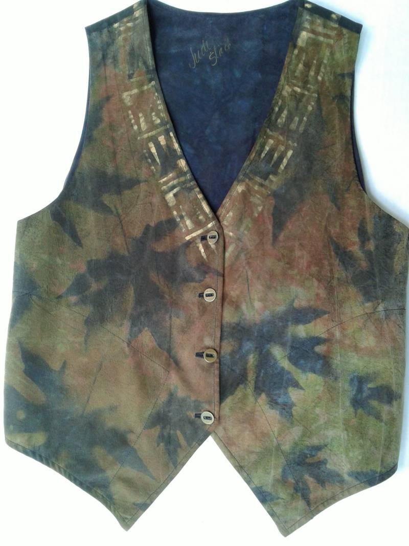 Handgefärbte Sandwashed Rayon Leaf Weste in Olivgrün, Rost, Braun, Schwarz von JudiStackArtwear