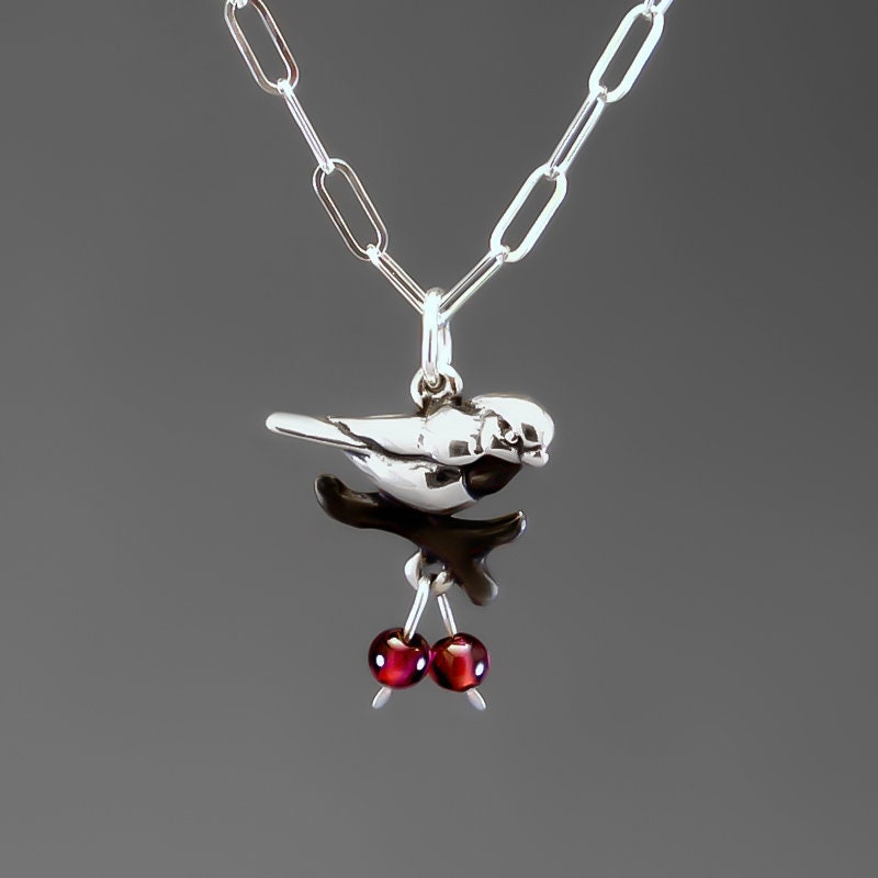 Meise Anhänger, Granat, Halskette, Vogel Schmuck, Zweig Granat Silber Kostenloses Porto Meise Anhänger, Granat, Halskette, Vogel Schmuck, Zweig Granat Silber Kostenloses Porto von JudieGummDesigns