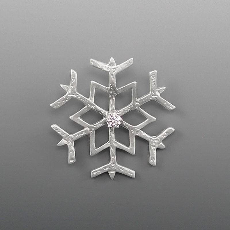 Schneeflocken Schlitten Cz, Sterling Silber Schmuck, Zirkonia, Winter, Weihnachten Last Ones, Kostenlos Schneeflocken Schlitten Cz, Sterling Silber Schmuck, Zirkonia, Winter, Weihnachten Last Ones, Kostenlos von JudieGummDesigns
