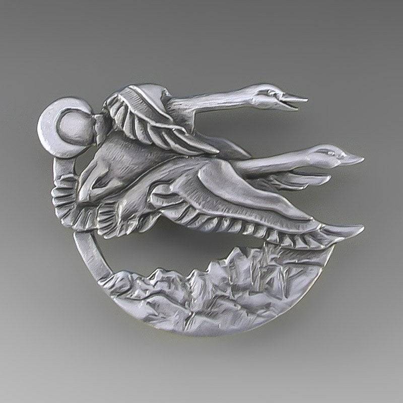 Schwan Pin Zinn, Im Tandem, Tac Backs, Tundra Schwan, Zinn Schmuck, Partner Für Leben, Jubiläum, Vogel Schmuck Schwan Pin Zinn, Im Tandem, Tac Backs, Tundra Schwan, Zinn Schmuck, Partner Für Leben, Jubiläum, Vogel Schmuck von JudieGummDesigns