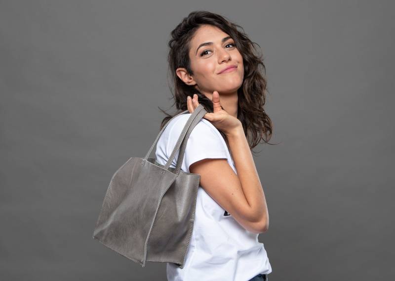 Kleine Lederhandtasche, Graue Lederumhängetasche, Damenlederhandtasche, Lederhandtasche von Judithmillerhandbags