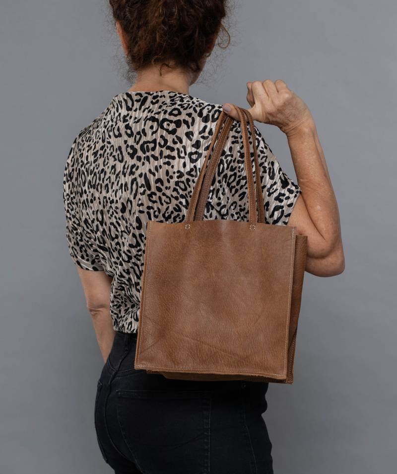 Kleine Lederhandtasche, Graue Lederumhängetasche, Damenlederhandtasche, Lederhandtasche von Judithmillerhandbags
