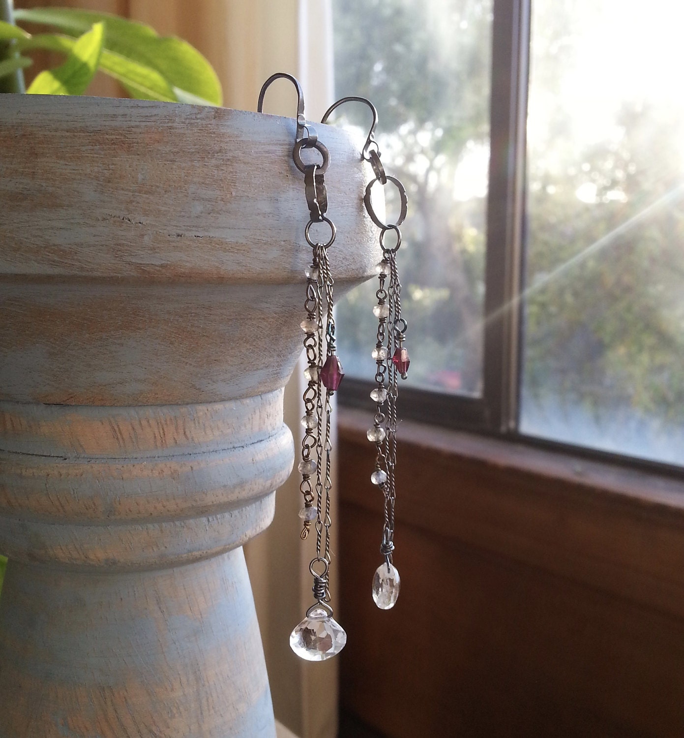 stein & Kette Kaskade Ohrringe, Oxidiert Edelstein Labradorit Granat Quarz Elegante Boho Schmuck, Ohrringe Baumeln stein & Kette Kaskade Ohrringe, Oxidiert Edelstein Labradorit Granat Quarz Elegante Boho Schmuck, Ohrringe Baumeln von JudyKahnJewelry