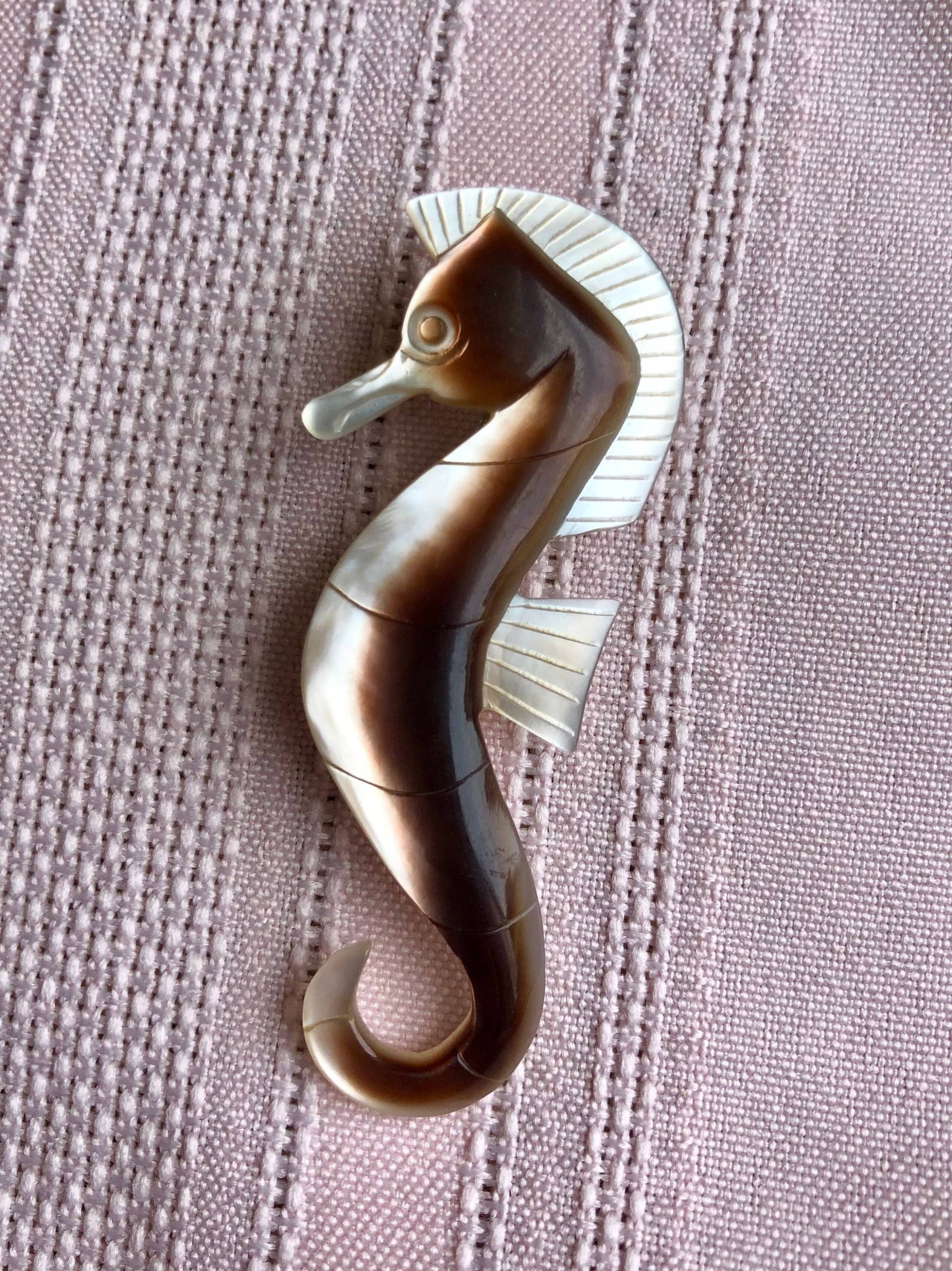 Depose Seepferdchen Mutter Der Perle Brosche von JudysVintageCorner